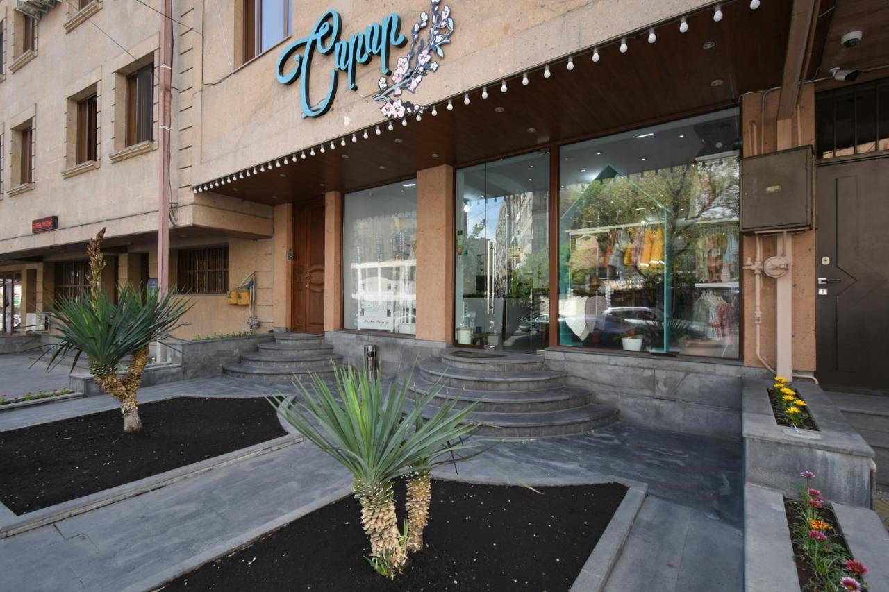 Guest House Yerevan Exterior photo